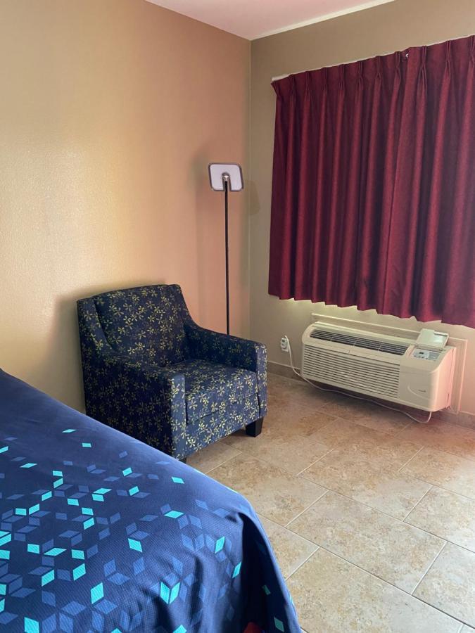 Los Fresnos Inn And Suites Exterior foto